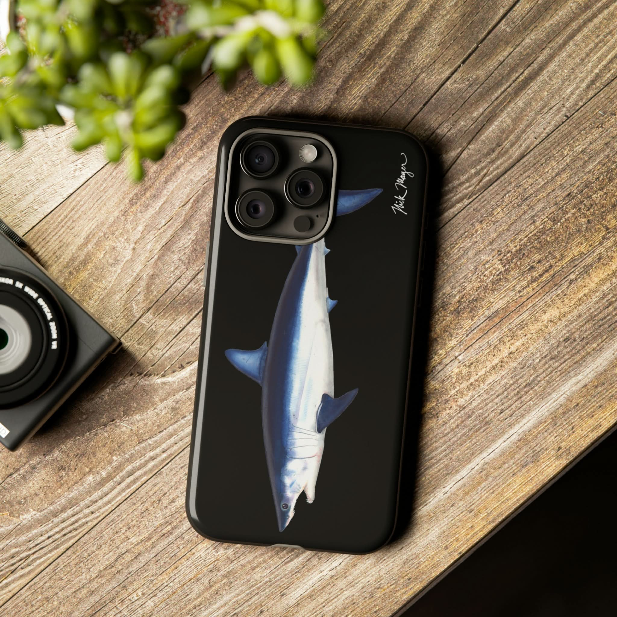 Mako Shark  Black iPhone 15  Case