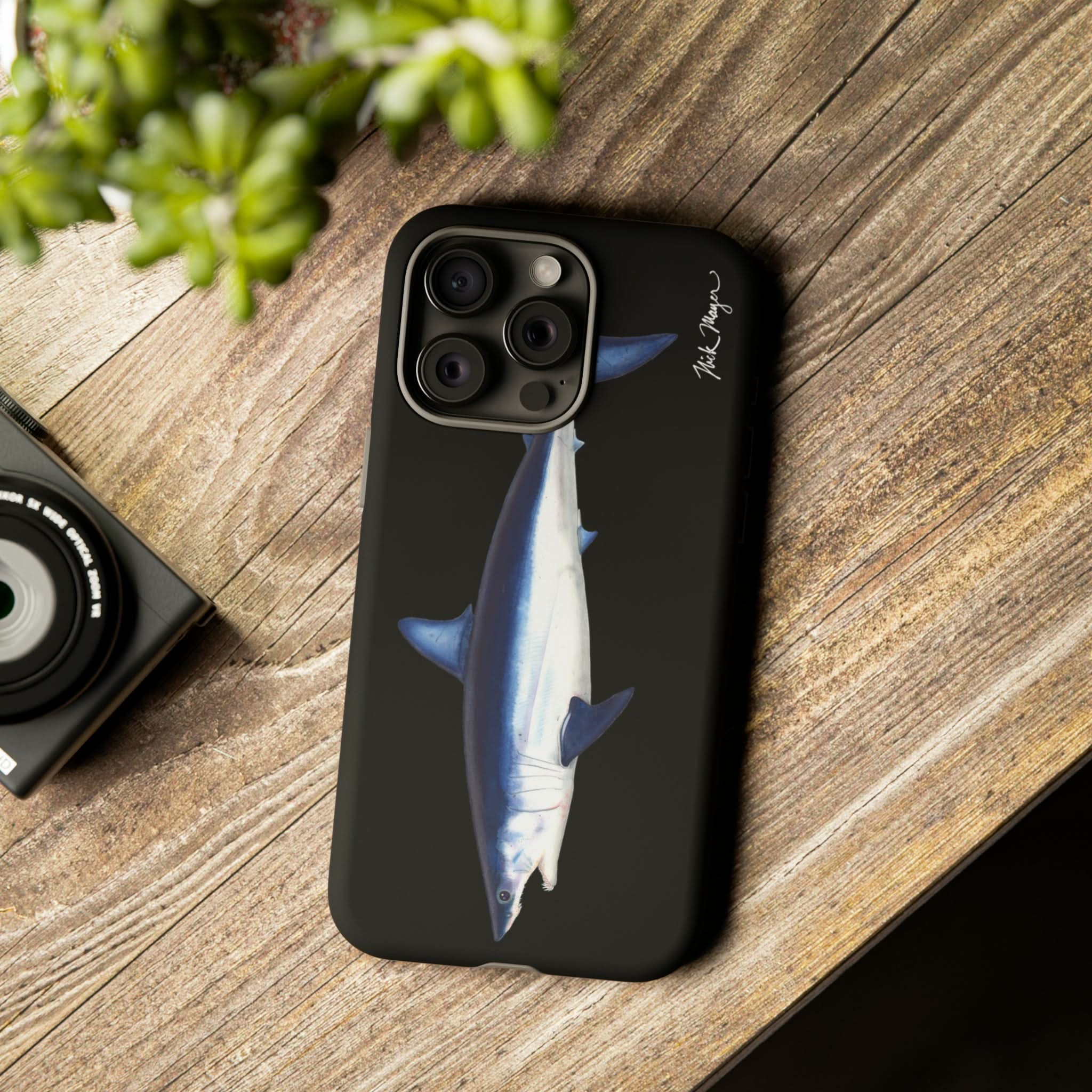 Mako Shark  Black iPhone 15  Case